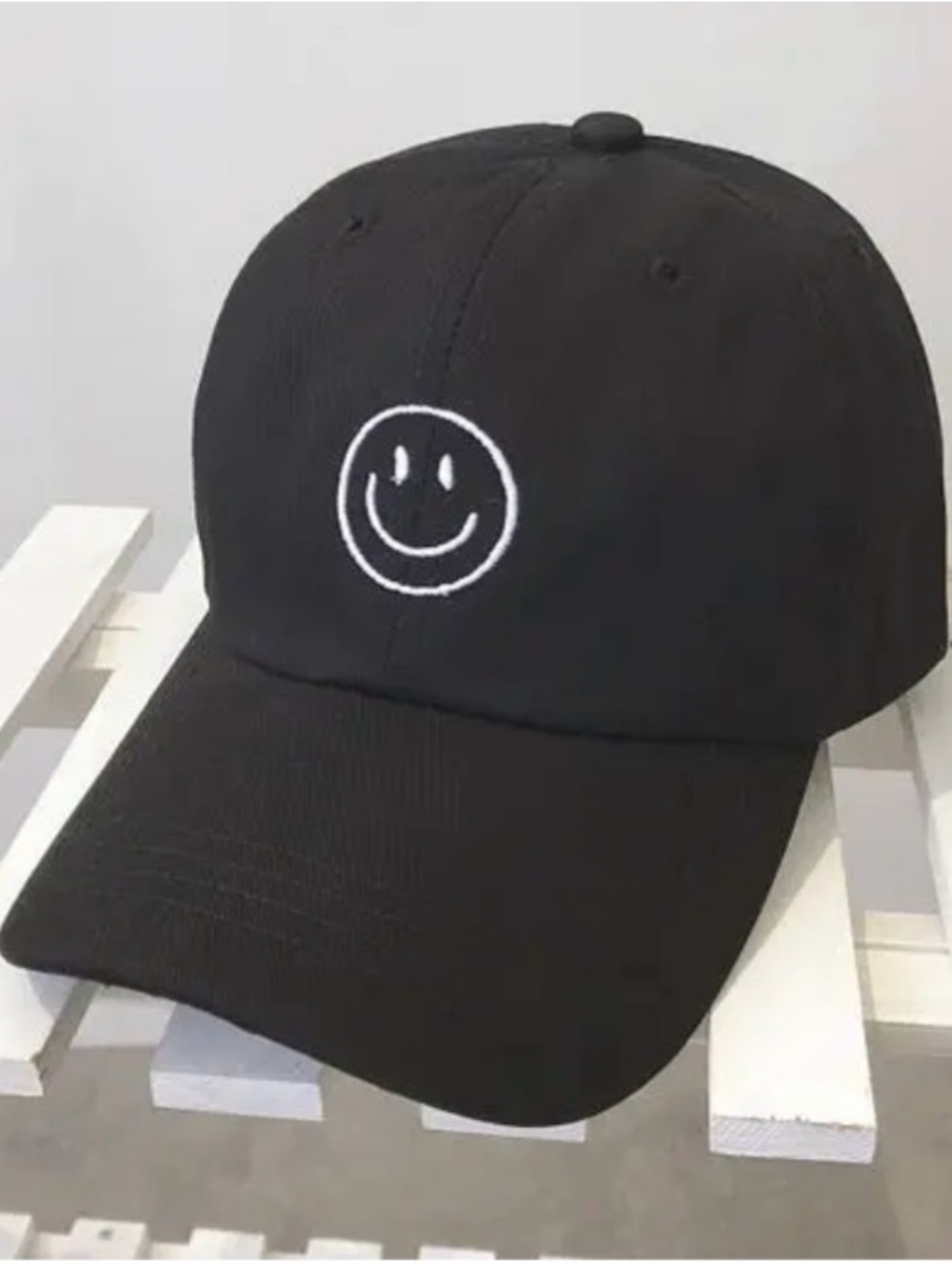 Black Adjustable unisex Hat with Silver Buckle🖤🙂